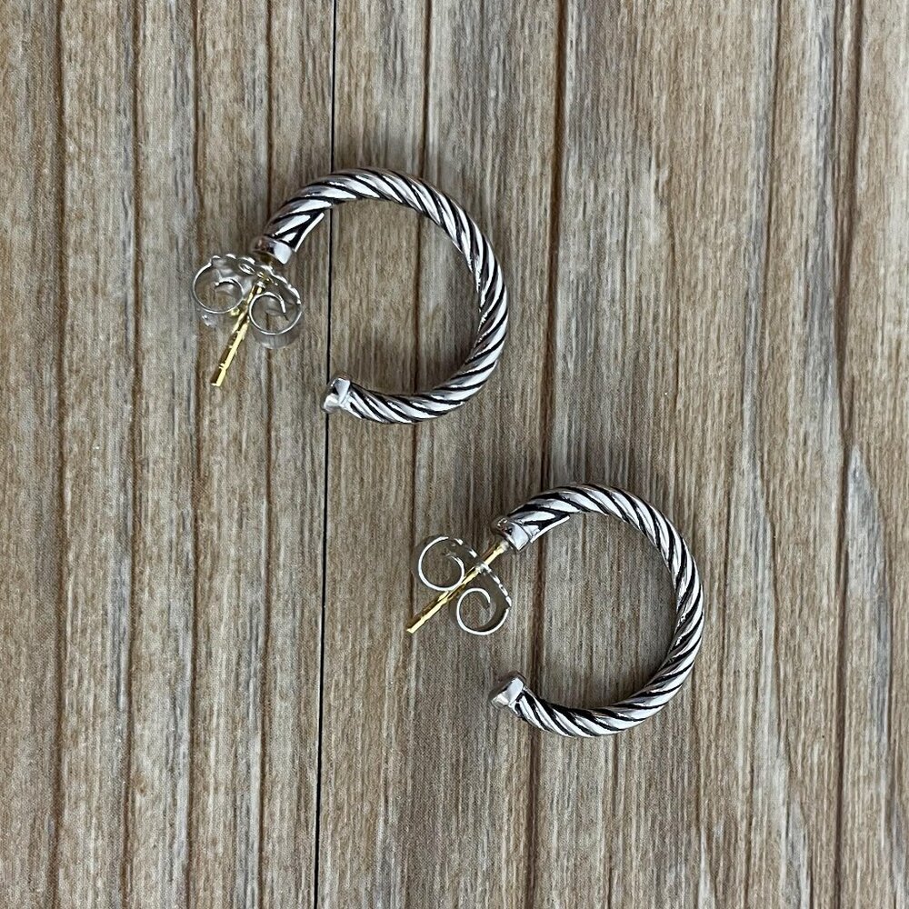 David Yurman Sculpted Cable Hoop Earrings in 925 Sterling Silver - Picture 5 of 7